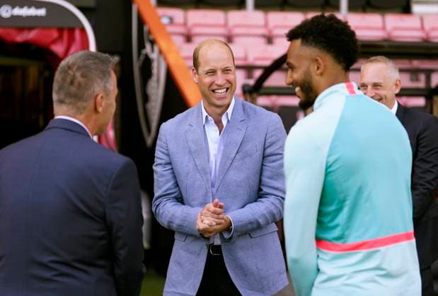 Prince of Wales Homewards initiative The Prince of Wales (centre) during a visit to Bournemouth AFC s Vitality Stadium in Dorset, to hear about the Premier League football club s work within the community to support those at risk of homelessness, and their commitment to extend this work over the next five years as part of the Prince s Homewards project in Bournemouth, Christchurch and Poole. Picture date: Thursday September 7, 2023. William has set his sights on making rough sleeping, sofa surfing and other forms of temporary accommodation a thing of the past with his initiative called Homewards. The five-year project will initially focus on local businesses, organisations and individuals, who will be encouraged to join forces and develop  Copyright: xAvalon.redx xAvalonx 0803567957