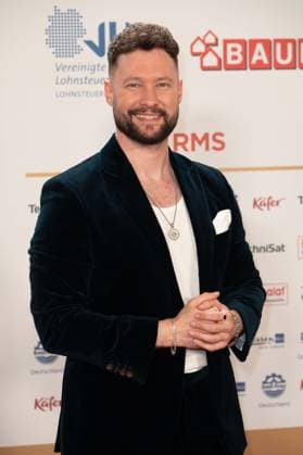 Calum SCOTT, musician, singer, red carpet, red carpet show, arrival, arrival, German Radio Award 2023 ceremony in Hamburg on 07 09 2022,