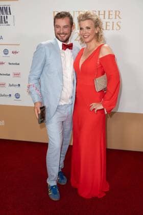 Eva HABERMANN, actress, with companion Armin, red carpet, red carpet show, arrival, arrival, German Radio Award 2023 ceremony in Hamburg on 07 09 2022,