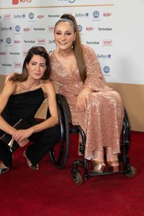 Linda ZERVAKIS, presenter, Kristina VOGEL, former cyclist, red carpet, red carpet show, arrival, arrival, German Radio Award 2023 ceremony in Hamburg on 07 09 2022,