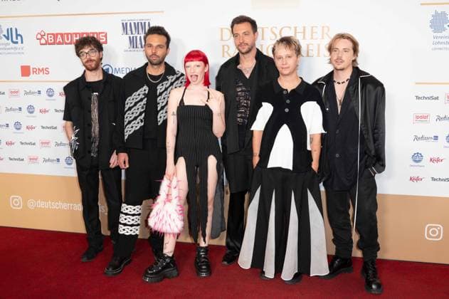 Sophie and the Giants, music group, band, red carpet, red carpet show, arrival, arrival, German Radio Award 2023 ceremony in Hamburg on 07 09 2022,