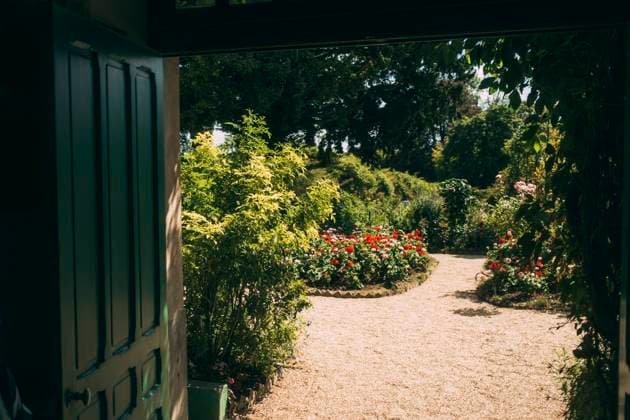 Paris 2023 Travel Bilder Giverny, 6.07.23: Ehemaliges Haus und Garten von dem Maler und Künstler Claude Monet. *** Paris 2023 Travel pictures Giverny, 6 07 23 Former house and garden of the painter and artist Claude Monet