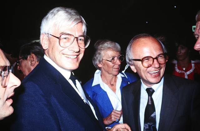 Christian Schwarz Schilling, deutscher Politiker und Unternehmer (links), mit Journalist Friedrich Nowottny, Deutschland um 1991. Copyright: HartwigxValdmanis Nur redaktionelle Nutzung. Editorial usage only. VAL_7205000512