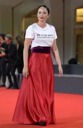 Filmfestspiele in Venedig, Protest gegen Gewalt gegen Frauen auf dem Roten Teppich September 8, 2023, VENICE, ITALY: Martina Semenzato with members of Italian Parliament and people take part in a Flash-mob against the violence on women and feminicide on the Red Carpet during the Venice International Film Festival, in Venice, Italy, 08 September 2023. The 80th edition of the Venice Film Festival runs from 30 August to 09 September 2023. ANSA ETTORE FERRARI VENICE ITALY  - ZUMAa110 20230908_zaf_a110_099 Copyright: xEttorexFerrarix