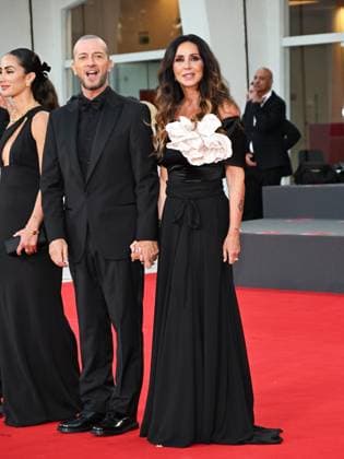 Filmfestspiele in Venedig, Nuovo Imaie Talent Award 2023 - roter Teppich Venice, 80th Venice Film Festival 2023 - Evening 10 - NuovoImaie Venice Award 2023 Red Carpet - In the photo Raffaele Riefoli, Raf, Gabriella Labate  Copyright: xSimonexComix xipa-agency.netx xPoolxPhotoxEventsx02x IPA_IPA40156613
