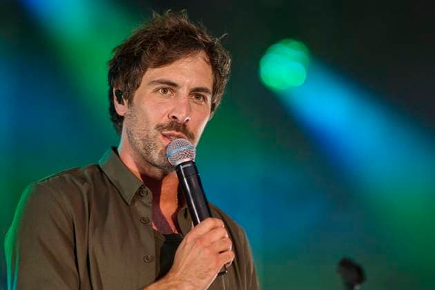 Entertainment Themen der Woche KW36 Entertainment Bilder des Tages Schönau a. Königssee, Deutschland 08. September 2023: Max Giesinger - Irgendwann ist Jetzt - 2023 Max Giesinger trat im Rahmen seiner Tour Irgendwann ist Jetzt in der Zielkurve der Kunsteisbahn am Königssee auf. 3.000 Fans verfolgten das Konzert. Deutsche Post Eisarena Bayern *** Schönau a Königssee, Germany 08 September 2023 Max Giesinger Someday is Now 2023 Max Giesinger performed as part of his tour Someday is Now in the finish curve of the artificial ice rink at Königssee 3 000 fans watched the concert Deutsche Post Eisarena Bayern Copyright: xFotostandx xWassmuthx