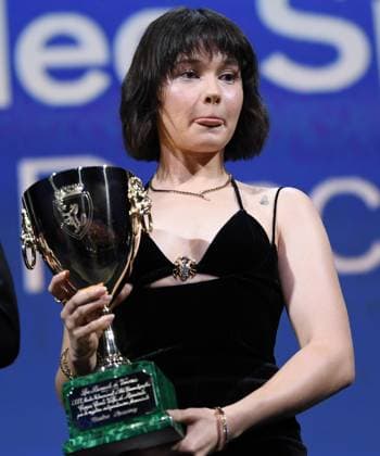 September 9, 2023, VENICE: US actress Cailee Spaeny holds the Volpi Cup (Coppa Volpi) Award for Best Actress for her performance in the movie Priscilla during the closing ceremony of the 80th annual Venice International Film Festival, in Venice, Italy, 09 September 2023. The 80th edition of the Venice Film Festival runs from 30 August to 09 September 2023. ANSA CLAUDIO ONORATI. VENICE  - ZUMAa110 20230909_zaf_a110_092 Copyright: xClaudioxOnoratix