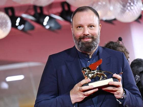 Entertainment Themen der Woche KW36 Entertainment Bilder des Tages Venice, 80th Venice Film Festival 2023 - evening 11. Red Carpet Winners Venice, 80th Venice Film Festival 2023 - evening 11. Red Carpet Award winners In the photo: Yorgos Lanthimos Venice Italy  Copyright: xIPA ABACAx BRIPA20230909_971 IPA ABACAx BRIPA20230909_971