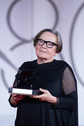 Venice Winners Red Carpet Agnieszka Holland pose with the Special Jury Prize Award for Green Border during the Winners Red Carpet as part of the 80th Venice Film Festival (Mostra) in Venice, Italy on September 09, 2023. Photo by Aurore Marechal ABACAPRESS.COM Venice Italy  Copyright: xMarechalxAurore ABACAx 867017_127 MarechalxAurore ABACAx 867017_127