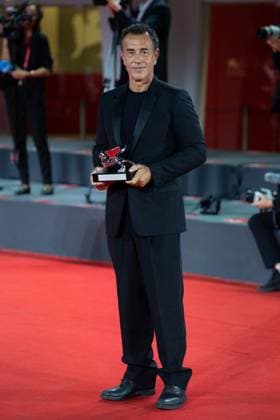 Venice Winners Red Carpet Matteo Garrone pose with the Silver Lion for Best Director and the Marcello Mastroianni Award for Best New Young Actor or Actress for ?Io Capitano? during the Winners Red Carpet as part of the 80th Venice Film Festival (Mostra) in Venice, Italy on September 09, 2023. Photo by Aurore Marechal ABACAPRESS.COM Venice Italy  Copyright: xMarechalxAurore ABACAx 867017_002 MarechalxAurore ABACAx 867017_002