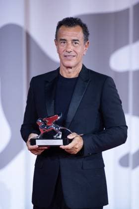 Venice Winners Red Carpet Matteo Garrone pose with the Silver Lion for Best Director and the Marcello Mastroianni Award for Best New Young Actor or Actress for ?Io Capitano? during the Winners Red Carpet as part of the 80th Venice Film Festival (Mostra) in Venice, Italy on September 09, 2023. Photo by Aurore Marechal ABACAPRESS.COM Venice Italy  Copyright: xMarechalxAurore ABACAx 867017_003 MarechalxAurore ABACAx 867017_003