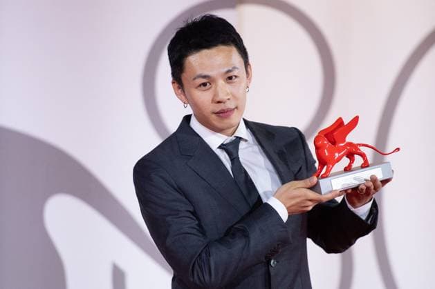 Venice Winners Red Carpet Lee Hong-Chi poses with the Lion of the Future - Luigi De Laurentiis Award for a Debut Film for film Love Is A Gun during the Winners Red Carpet as part of the 80th Venice Film Festival (Mostra) in Venice, Italy on September 09, 2023. Photo by Aurore Marechal ABACAPRESS.COM Venice Italy  Copyright: xMarechalxAurore ABACAx 867017_014 MarechalxAurore ABACAx 867017_014