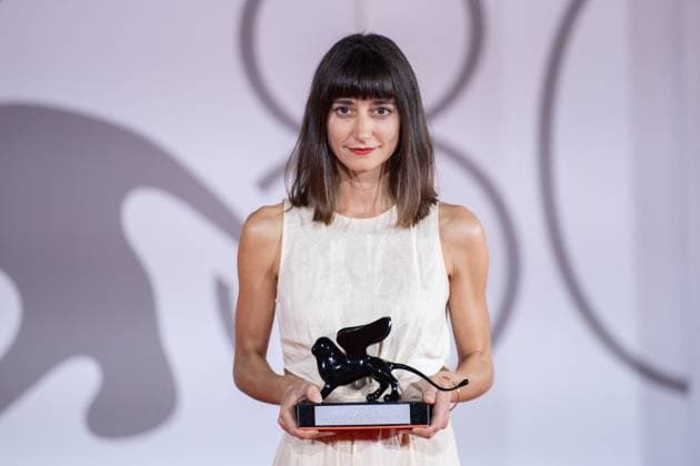 Venice Winners Red Carpet Katia Khazak poses with the Horizons Best Actor Award on the name of Tergel Bold-Erdene for City of Wind during the Winners Red Carpet as part of the 80th Venice Film Festival (Mostra) in Venice, Italy on September 09, 2023. Photo by Aurore Marechal ABACAPRESS.COM Venice Italy  Copyright: xMarechalxAurore ABACAx 867017_019 MarechalxAurore ABACAx 867017_019