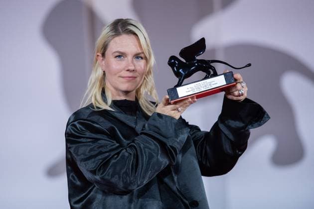 Venice Winners Red Carpet Mika Gustafson poses with the Best Director Award for film Paradise Is Burning during the Winners Red Carpet as part of the 80th Venice Film Festival (Mostra) in Venice, Italy on September 09, 2023. Photo by Aurore Marechal ABACAPRESS.COM Venice Italy  Copyright: xMarechalxAurore ABACAx 867017_039 MarechalxAurore ABACAx 867017_039
