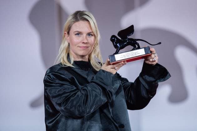 Venice Winners Red Carpet Mika Gustafson poses with the Best Director Award for film Paradise Is Burning during the Winners Red Carpet as part of the 80th Venice Film Festival (Mostra) in Venice, Italy on September 09, 2023. Photo by Aurore Marechal ABACAPRESS.COM Venice Italy  Copyright: xMarechalxAurore ABACAx 867017_041 MarechalxAurore ABACAx 867017_041