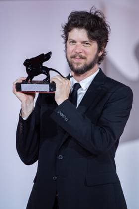 Venice Winners Red Carpet Alex Braverman poses with the Venice Classics Award for Best Documentary for Thank You Very Much during the Winners Red Carpet as part of the 80th Venice Film Festival (Mostra) in Venice, Italy on September 09, 2023. Photo by Aurore Marechal ABACAPRESS.COM Venice Italy  Copyright: xMarechalxAurore ABACAx 867017_051 MarechalxAurore ABACAx 867017_051