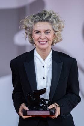 Venice Winners Red Carpet Margarita Rosa De Francisco poses with the award for Best Actress for film El Paraiso during the Winners Red Carpet as part of the 80th Venice Film Festival (Mostra) in Venice, Italy on September 09, 2023. Photo by Aurore Marechal ABACAPRESS.COM Venice Italy  Copyright: xMarechalxAurore ABACAx 867017_094 MarechalxAurore ABACAx 867017_094