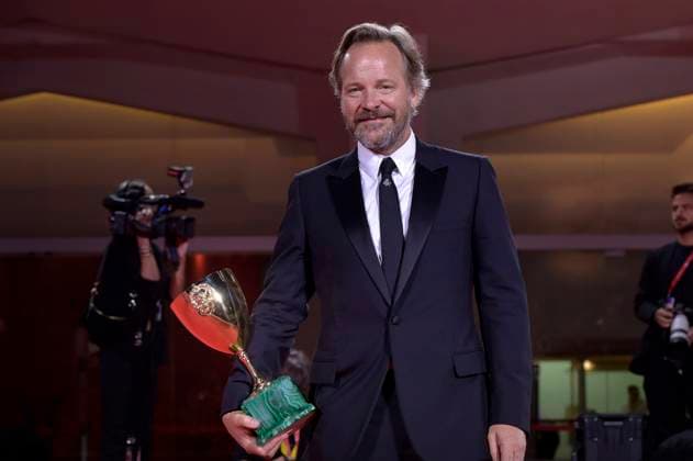 Peter Sarsgaard poses with the Coppa Volpi for Best Actor for the movie Memory during the winner s photocall at the 80th Venice International Film Festival on Saturday, September 9, 2023 in Venice, Italy.  VEN2023090961 RoccoxSpaziani