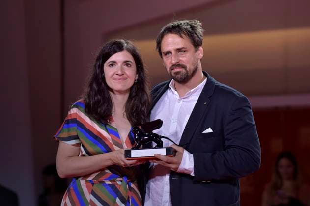 Julia Berkes and Gabor Reisz pose with the Horizons Best Film Award for Explanation For Everything at the winner s photocall at the 80th Venice International Film Festival on Saturday, September 9, 2023 in Venice, Italy.  VEN2023090997 RoccoxSpaziani