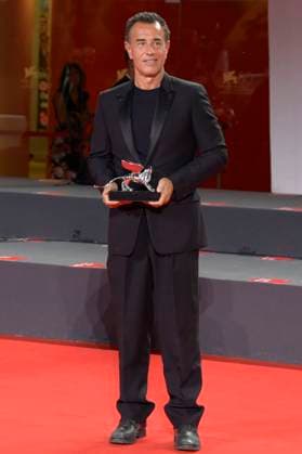 Matteo Garrone with the Silver Lion for best director for Io capitano at the photocall with the winners of the Biennale di Venezia 2023 80 Venice International Film Festival at Palazzo del Casino Venice, 09 09 2023 Foto:xA.xM.xTinghinox xFuturexImagex preistraeger_3901