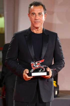 Matteo Garrone with the Silver Lion for best director for Io capitano at the photocall with the winners of the Biennale di Venezia 2023 80 Venice International Film Festival at Palazzo del Casino Venice, 09 09 2023 Foto:xA.xM.xTinghinox xFuturexImagex preistraeger_3903