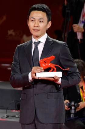 Hong Chi Lee with the Luigi De Laurentiis Award for best debut film Lion of the Future at the photocall with the winners of the Biennale di Venezia 2023 80 Venice International Film Festival at Palazzo del Casino Venice, 09 09 2023 Foto:xA.xM.xTinghinox xFuturexImagex preistraeger_3907