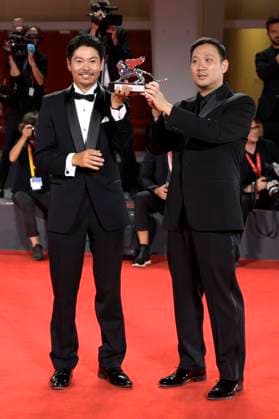 Hitoshi Omika and Ryusuke Hamaguchi with the Silver Lion Grand Jury Prize for Evil Does Not Exist at the Photocall with the Laureates of the 2023 Venice Biennale 80 Venice International Film Festival at Palazzo del Casino Venice, 09 09 2023. Foto:xA.xM.xTinghinox xFuturexImagex preistraeger_3918