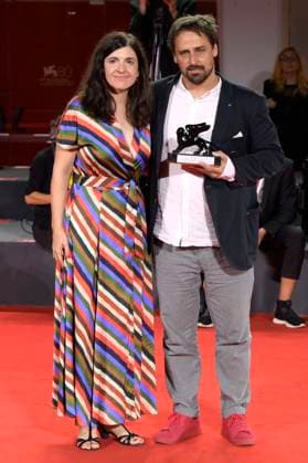 Julia Berkes and Gabor Reisz with the Horizons Best Film Award for Explanation for Everything at the photocall with the winners of the Biennale di Venezia 2023 80 Venice International Film Festival at Palazzo del Casino Venice, 09 09 2023. Foto:xA.xM.xTinghinox xFuturexImagex preistraeger_3919