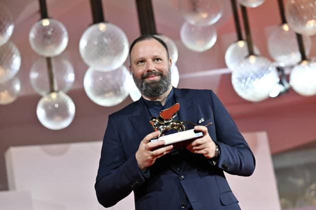Winners photocall - The 80th Venice International Film Festival, 09 set 2023 - Venice Italy Yorgos Lanthimos, Golden Lion for Best Film attends the winner photocall - The 80th Venice International Film Festival, 09 set 2023 - Venice Italy, Credit:Maria Laura Antonelli Avalon Italy, Venice  Copyright: xMariaxLauraxAntonellix xAvalonx 0804146028