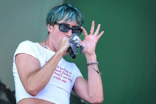 Entertainment Themen der Woche KW36 Entertainment Bilder des Tages Entertainment Musik, Lollapalooza Berlin 10.09.2023, xdanx, Entertainment Musik, Lollapalooza Berlin, v.l.Die Band Bilderbuch stehen beim Lollapalooza Festival am Berliner Olympiastadion auf der Bühne. Die 7. Ausgabe des Musikfestivals in Berlin findet vom 09..09.2023 - 10.09.2023 statt. Berlin Olympiastadion Berlin Berlin Deutschland (DE) *** Entertainment music, Lollapalooza Berlin 10 09 2023, xdanx, entertainment music, Lollapalooza Berlin, v l The band Bilderbuch perform on stage at the Lollapalooza Festival at the Berlin Olympic Stadium The 7 edition of the music festival in Berlin will take place from 09 09 2023 10 09 2023 Berlin Olympiastadion Berlin Berlin Germany EN Copyright: xDanielxLakomskix