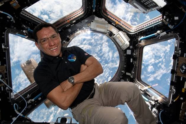 Astronaut Frank Rubio has achieved a historic milestone in space exploration, setting a new U.S. single-flight endurance record by surpassing Mark Vande Hei s 355 days in space. At 1:40 p.m. EDT on Monday (11September2023), Rubio s time in space surpassed Vande Hei s previous mark of 355 days, 3 hours, and 45 minutes. Rubio and cosmonauts Sergey Prokopyev and Dmitri Petelin are scheduled to return to Earth aboard a replacement Soyuz ferry ship on 27 September 2023, ending what will be a remarkable 371-day stay in space, the longest ever by an American astronaut in a single mission. Their journey began on September 21 last year, with the original plan to return in March. However, their Soyuz MS-22 ferry ship encountered a significant coolan Copyright: xx 53036157 EDITORIAL USE ONLY. NOT FOR USE BY NEWSPAPERS BASED IN THE UK.