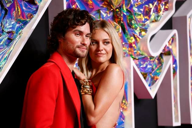 Chase Stokes and performer Kelsea Ballerini arrive on the red carpet at the 2023 MTV Video Music Awards VMA s at the Prudential Center in Newark, New Jersey, on Tuesday, September 12, 2023.  NYP20230912168 JOHNxANGELILLO