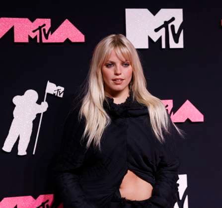 Renee Rapp arrives on the red carpet at the 2023 MTV Video Music Awards VMA s at the Prudential Center in Newark, New Jersey, on Tuesday, September 12, 2023.  NYP20230912176 JOHNxANGELILLO