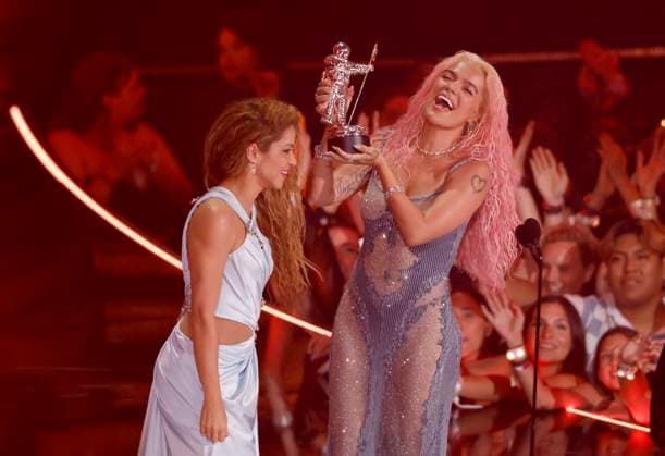 Shakira and Karol G share the Best Collaboration award during the 2023 MTV Video Music Awards VMA s at the Prudential Center in Newark, New Jersey, on Tuesday, September 12, 2023.  NYP20230912235 JOHNxANGELILLO