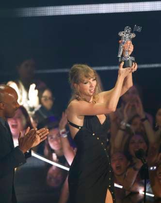 Taylor Swift celebrates her Video of the Year award for Anti-Hero during the 2023 MTV Video Music Awards VMA s at the Prudential Center in Newark, New Jersey, on Tuesday, September 12, 2023.  NYP20230912244 JOHNxANGELILLO