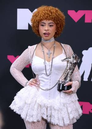MTV Video Music Awards 2023 - Press Room - NJ Ice Spice attends the Press Room with the award at The 2023 MTV VMA at the Prudential Center in Newark, NJ on September 12, 2023. Photo by Charles Guerin ABACAPRESS.COM Newark NJ  Copyright: xGuerinxCharles ABACAx 867514_019 GuerinxCharles ABACAx 867514_019