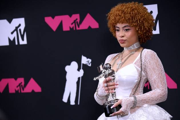 MTV Video Music Awards 2023 - Press Room - NJ Ice Spice attends the Press Room with the award at The 2023 MTV VMA at the Prudential Center in Newark, NJ on September 12, 2023. Photo by Charles Guerin ABACAPRESS.COM Newark NJ  Copyright: xGuerinxCharles ABACAx 867514_022 GuerinxCharles ABACAx 867514_022