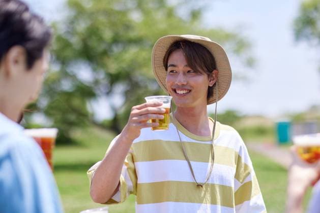 Japanese people drinking beer AFLO219185111  , 219185111.jpg, ,model released, Symbolfoto