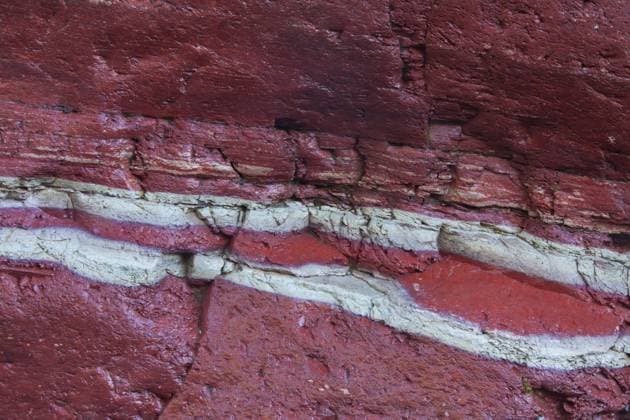 Creative Highlights World Sedimentäre Mineralschichten aus Argillit im Lost Horse Creek, Red Rock Canyon, Waterton Lakes National Park, Alberta, Kanada, Nordamerika *** Sedimentary Mineral layers from Argillite at Lost Horse Creek, Red Rock Canyon, Waterton Lakes National Park, Alberta, Canada, North America Copyright: imageBROKER/alimdix/xArterrax/xSven-ErikxArndt ibltsm09611921.jpg