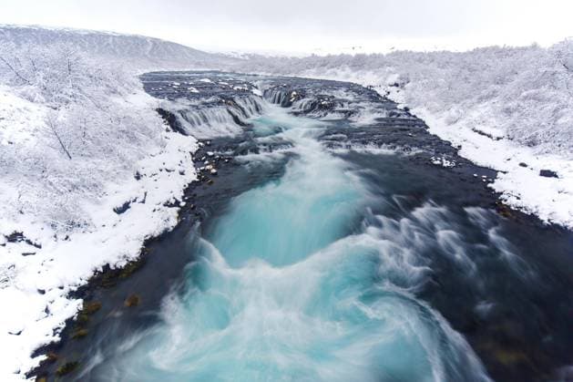  Creative Highlights World Wasserfall Bruarfoss im Winter, Südliche Region, Suðurland, Island, Europa *** Waterfall Bruarfoss at Winter, Southern Region, Suðurland, Iceland, Europe Copyright: imageBROKER/alimdix/xArterrax/xSvenxErikxArndt ibltsm09636908.jpg