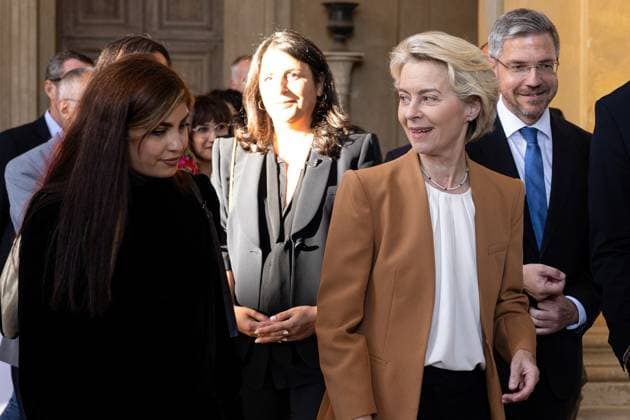 f l n r Shima Babaei Iranian womens rights activist, winner of the M100 Media Award , Ursula von der Leyen President of the European Commission, politician , M100 Sanssouci Colloquium Presentation of the M100 Media Award on 14 September 2023, 14 9 2023, Orangerie Sanssouci, Park Sanssouci, Potsdam, Brandenburg, Germany kreativmedia_m100_46