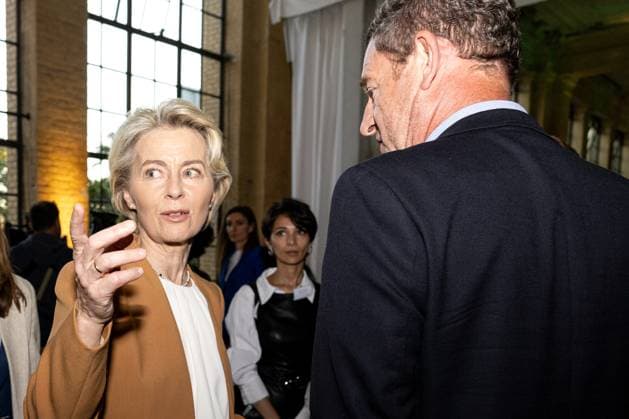 Ursula von der Leyen President of the European Commission, Politician , Kai Diekmann right , M100 Sanssouci Colloquium Presentation of the M100 Media Award on 14 September 2023, 14 9 2023, Orangerie Sanssouci, Park Sanssouci, Potsdam, Brandenburg, Germany kreativmedia_m100_77