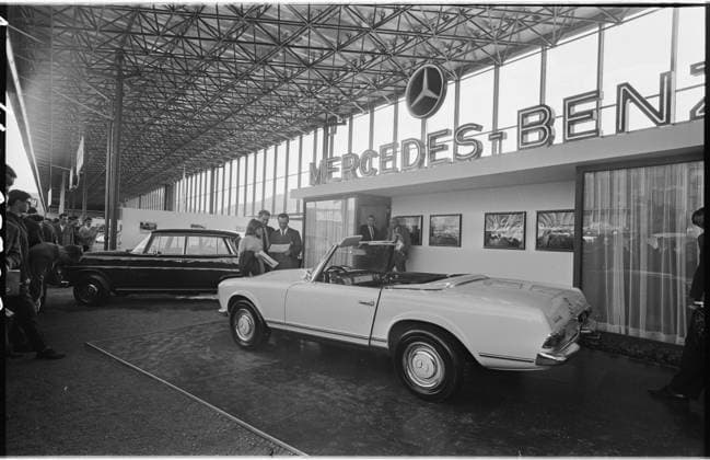 ***SEPTEMBER, 1967 FILE PHOTO*** 200 Limousine and the 230 SL sports cabrio are presented in Mercedes-Benz stand during the 9th International Fair in Brno, Czech Republic, September, 1967. (CTKxPhoto EmilxBican,FrantisekxNesvadba,JindrichxSaroch) CTKPhotoF202011210221201  CTKPhotoF202011210221201