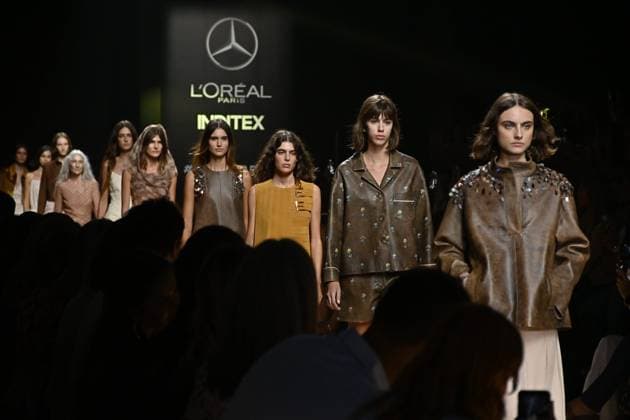 Bilder des Jahres 2023, Entertainment 09 September Entertainment Themen der Woche KW37 Entertainment Bilder des Tages A model wears at collection runway a creation from Custo Barcelona during Pasarela Cibeles Mercedes-Benz Fashion Week Madrid 2023 in Madrid, on Friday, 15 September 2023. Cordon Press *** A model wears at collection runway a creation from Custo Barcelona during Pasarela Cibeles Mercedes Benz Fashion Week Madrid 2023 in Madrid, on Friday, 15 September 2023 Cordon Press 