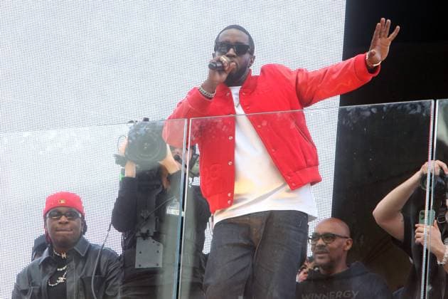 NEW YORK, NY - SEPTEMBER 15: Sean Diddy Combs is presented with the key to the city by New York Mayor Eric Adams in Times Square on September 15, 2023 in New York City. Copyright: xRWx