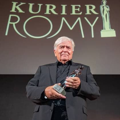 Bilder des Jahres 2023, Entertainment 09 September Entertainment Themen der Woche KW37 Entertainment Bilder des Tages Kurier Romy-Branchenfest in Wien 20230915 KURIER ROMY Brachenfest 2023 WIEN, OESTERREICH - 15. SEPTEMBER: Preistraeger der Platin Romy 2023 fuer sein Lebenswerk Filmchauffeur und Vertrauter vieler SchauspielerInnen Josef Joschi Deininger bei dem Kurier Romy-Brachenfest 2023, bei dem im Rahmen einer festlichen Verleihung, die kreativen Talente hinter der Kamera in 13 Kategorien Nomnierten, geehrt werden am 15. September 2023 im Gartenbaukino in Wien, Oesterreich. 230915_SEPA_17_069 Copyright: xIsabellexOuvrardx SEPAxMedia