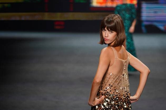 Bilder des Jahres 2023, Entertainment 09 September Entertainment Themen der Woche KW37 Entertaintment Bilder des Tages A model wears at collection runway a creation from Fely Campol during Pasarela Cibeles Mercedes-Benz Fashion Week Madrid 2023 in Madrid, on Saturday, 16 September 2023. Cordon Press *** A model wears at collection runway a creation from Fely Campol during Pasarela Cibeles Mercedes Benz Fashion Week Madrid 2023 in Madrid, on Saturday, 16 September 2023 Cordon Press 