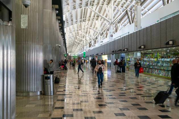 Interior Terminal 1, international Airport Benito Juarez, Aeropuerto internacional de La Ciudad de México, Mexico City, Mexico, Central America Copyright: imageBROKER IanxMurray iblimu09638064.jpg