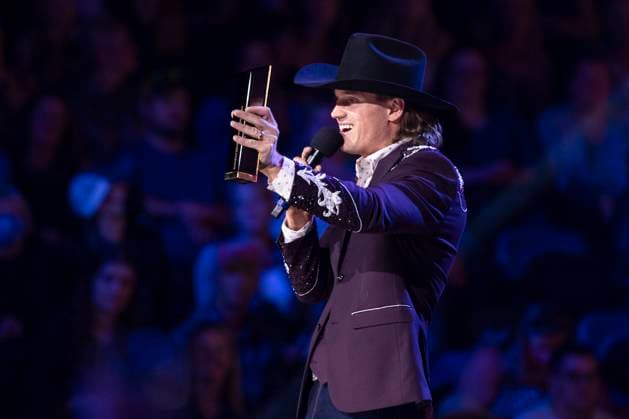 September 16, 2023, Hamilton, ON, Canada: Jade Eagleson accepts the award for Entertainer of the Year during the Canadian Country Music Awards in Hamilton, Ont., Saturday, Sept. 16, 2023. Hamilton Canada  - ZUMAc35_ 20230916_zaf_c35_258 Copyright: xNickxIwanyshynx