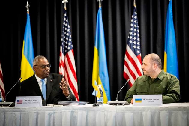 News Themen der Woche KW38 News Bilder des Tages US Secretary of Defense Lloyd Austin and Ukrainian Defense Minister Rustem Umierov attend UDCG meeting at the Ramstein base in Germany on Tuesday, September 19, 2023. The Ukraine Defense Contact Group consists of a number of countries and the group aims to secure military donations to Ukraine. (Photo: Ida Marie Odgaard Scanpix 2023) sendxnet, Ramstein Denmark *** US Secretary of Defense Lloyd Austin and Ukrainian Defense Minister Rustem Umierov attend UDCG meeting at the Ramstein base in Germany on Tuesday, September 19, 2023 The Ukraine Defense Contact Group consists of a number of countries and the group aims to secure military donations to Ukraine Photo Ida Marie Odgaard Scanpix 2023 sendxnet, Ramstein Denmark  Copyright: RitzauxScanpix IdaxMariexOdgaardx COP14530 spdk20230919-111014-1